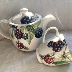 VINTAGE PORTMEIRION (DISCONTINUED PATTERN) EDEN FRUITS PORCELAIN TEAPOT AND MUG